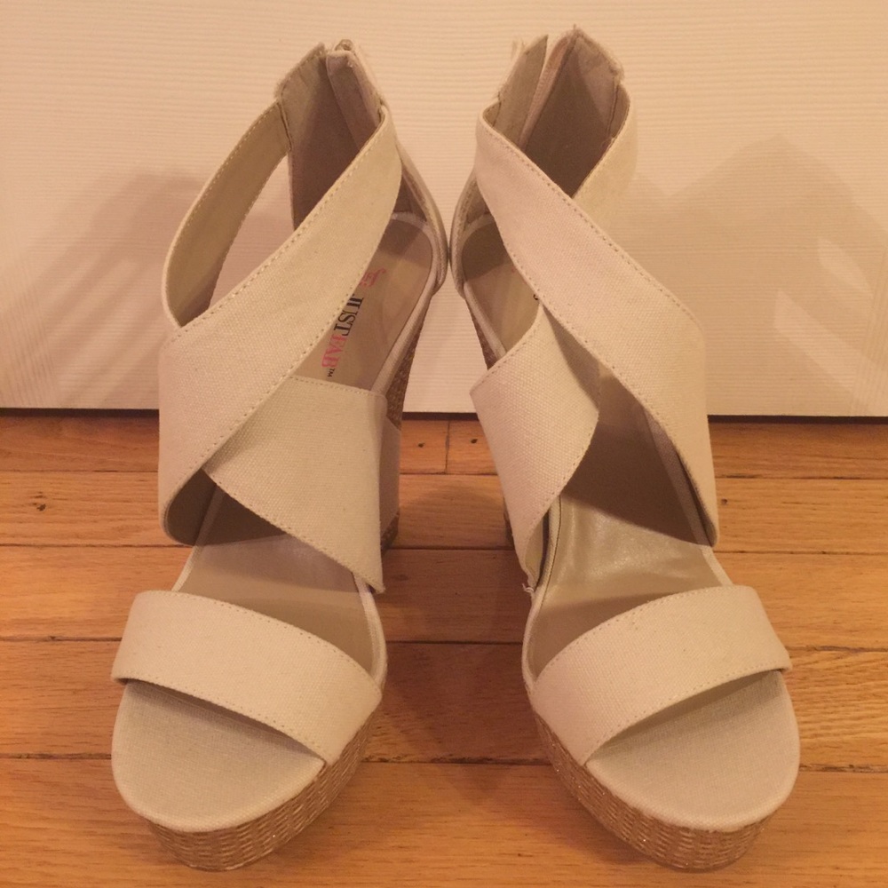 JustFab Belfast cream &tan zipper back wedges NWOT size 8 1/2